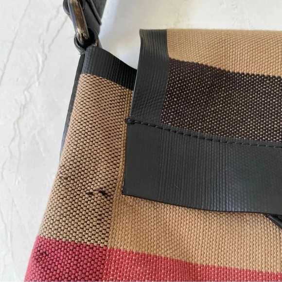Burberry Messenger Unisex Bag - Picture 8 of 14